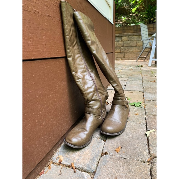 Olive Street knee-high boots, size 8.5 - Picture 2 of 4